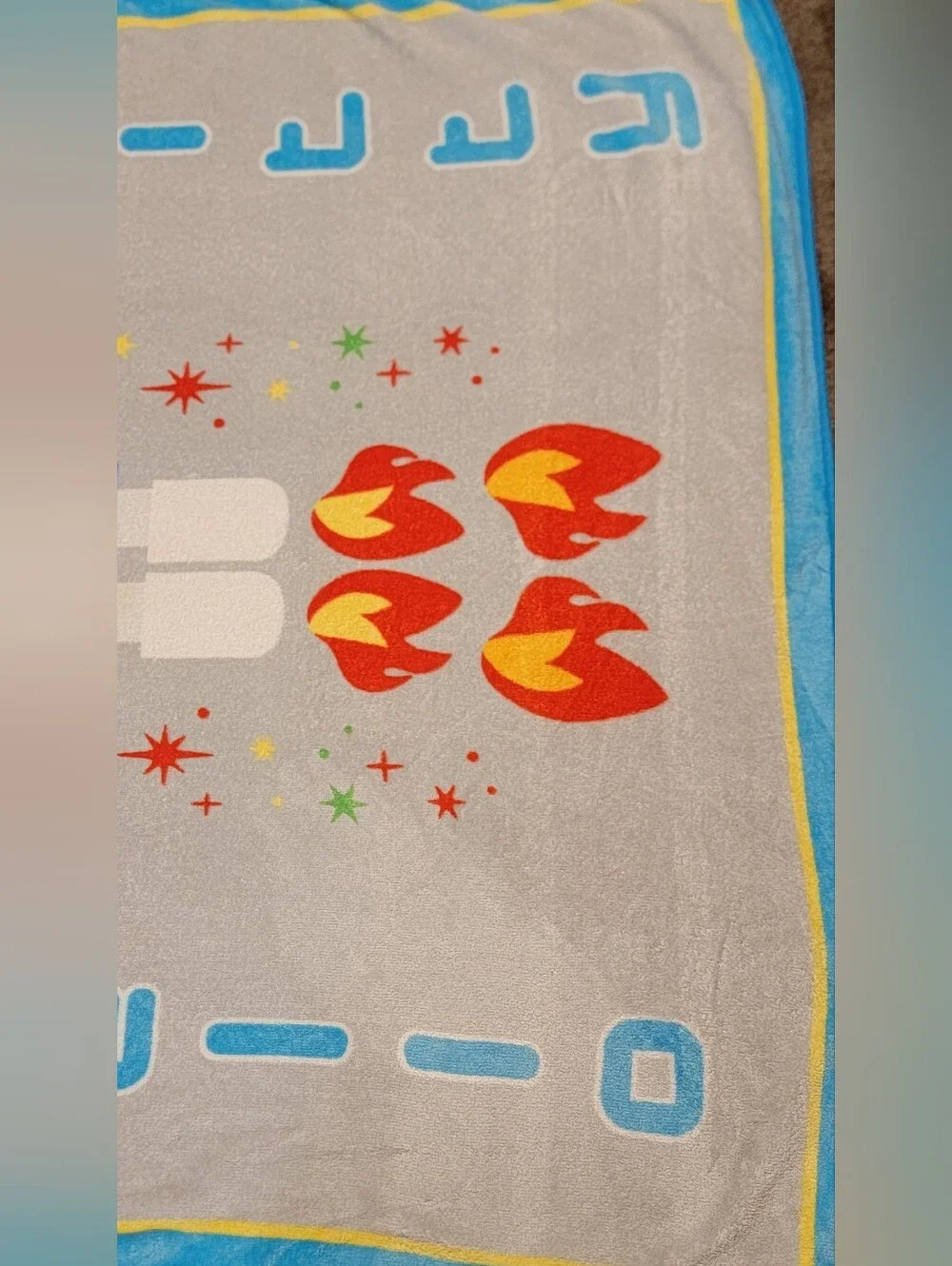 RARE 2007 Hello Kitty Rocket robot Rainbow Fleece Throw Blanket